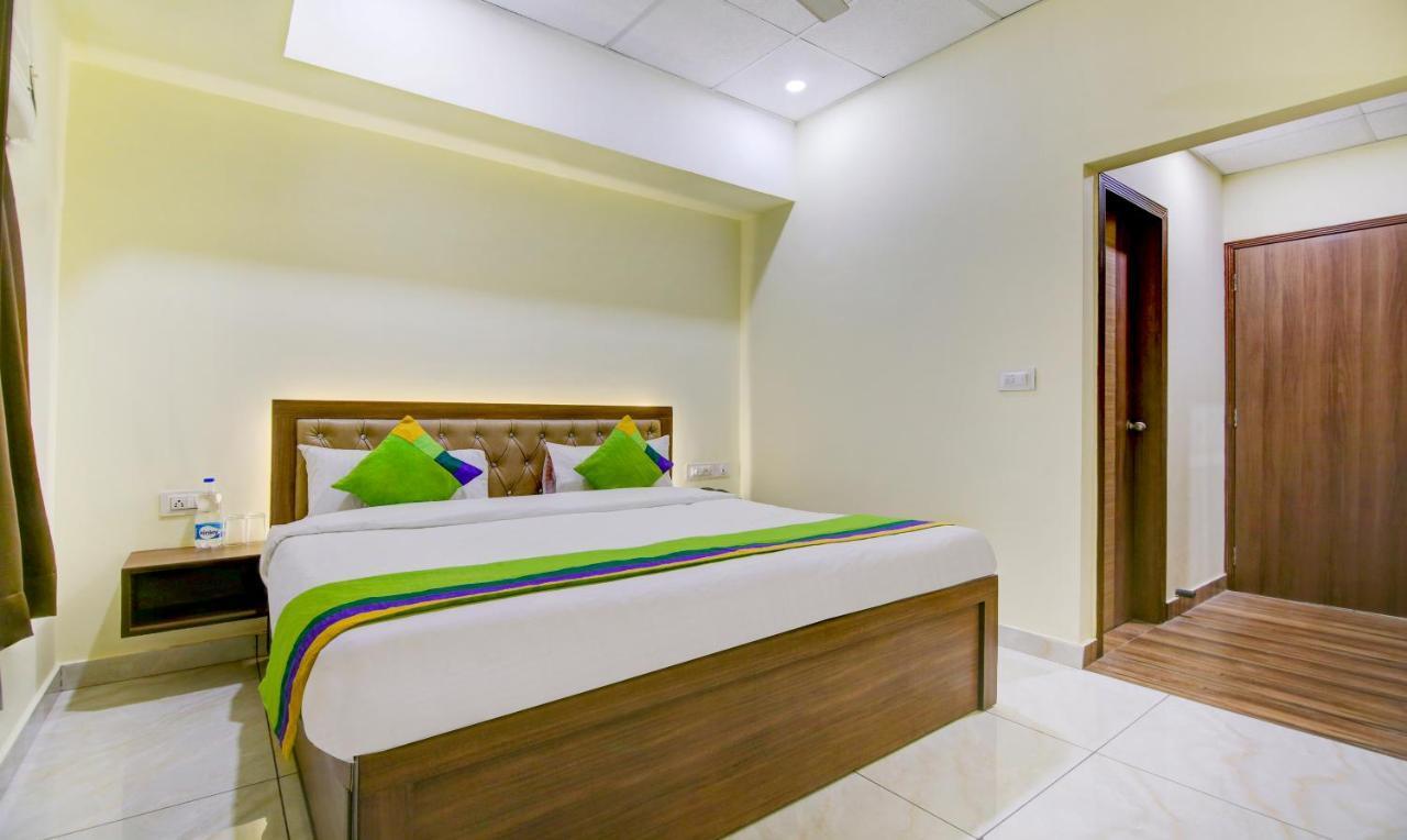 Itsy Hotels Oasis Inn Джаландхар Экстерьер фото